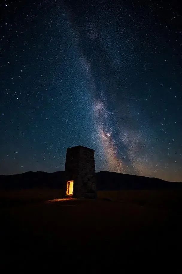 星野之下 纪录片 封面 · 天文 自然